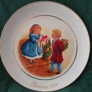 Avon Christmas 1984 Collector's Plate